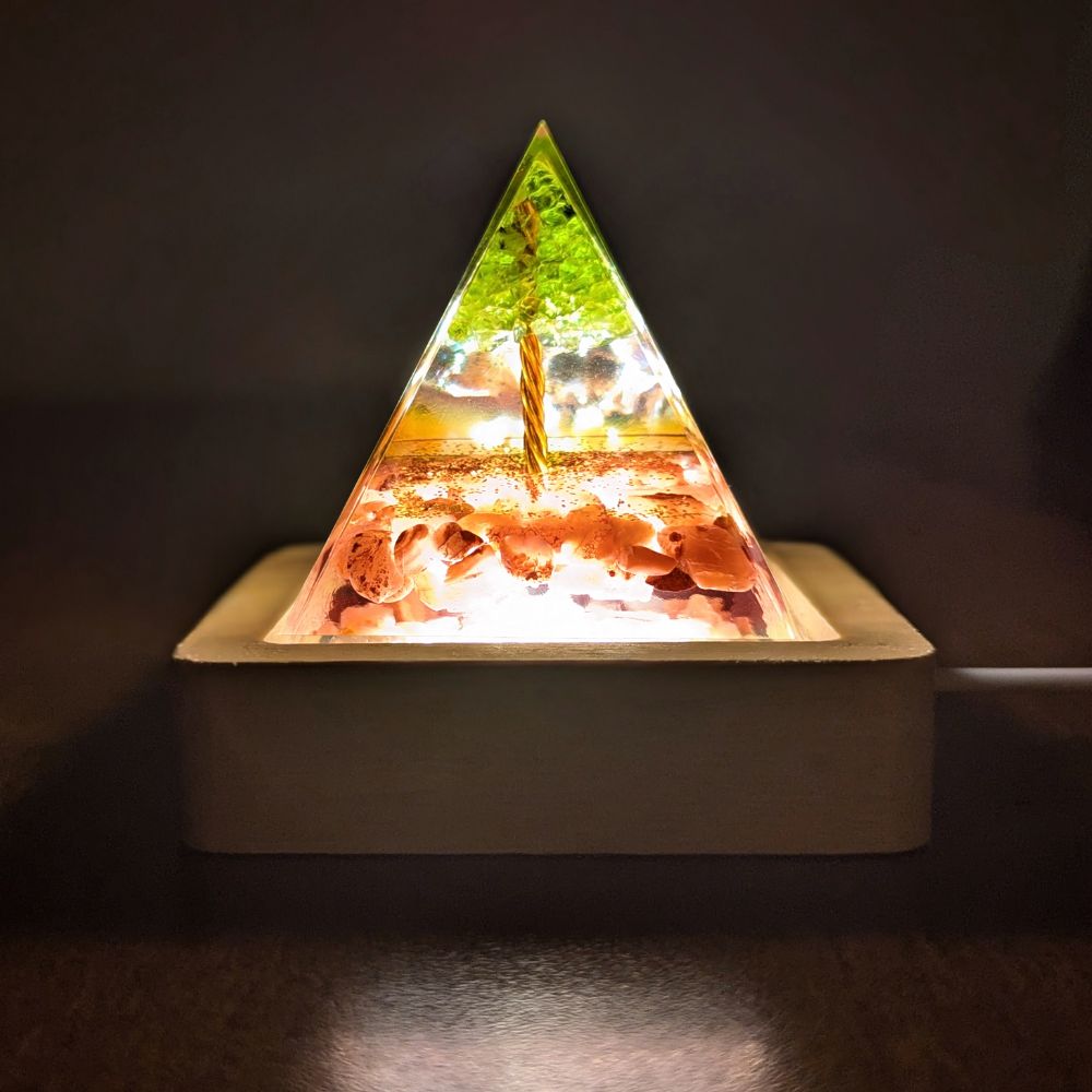 P07 | Carnelian & Peridot Orgonite Pyramid