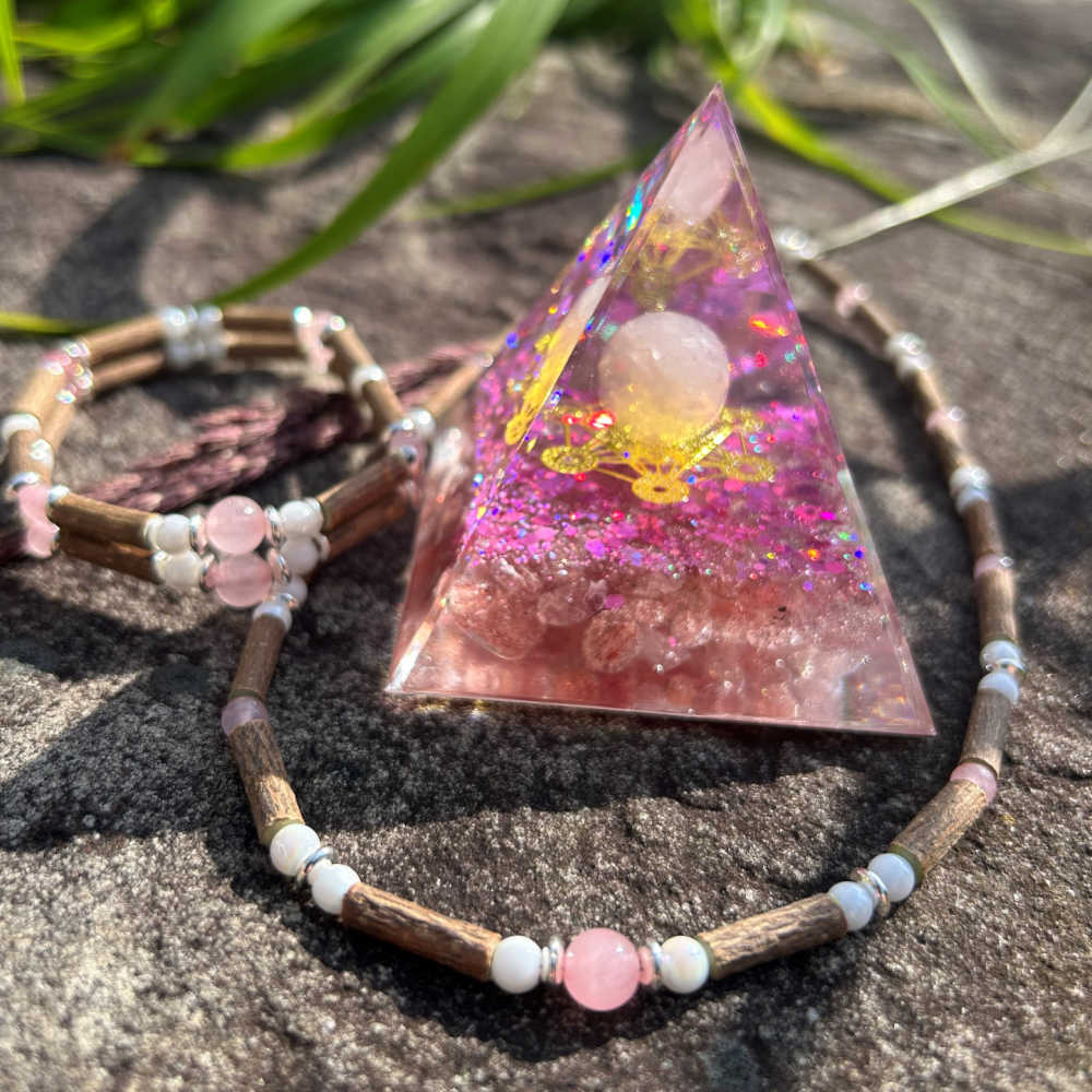 A02 | Bois de noisetier et quartz rose