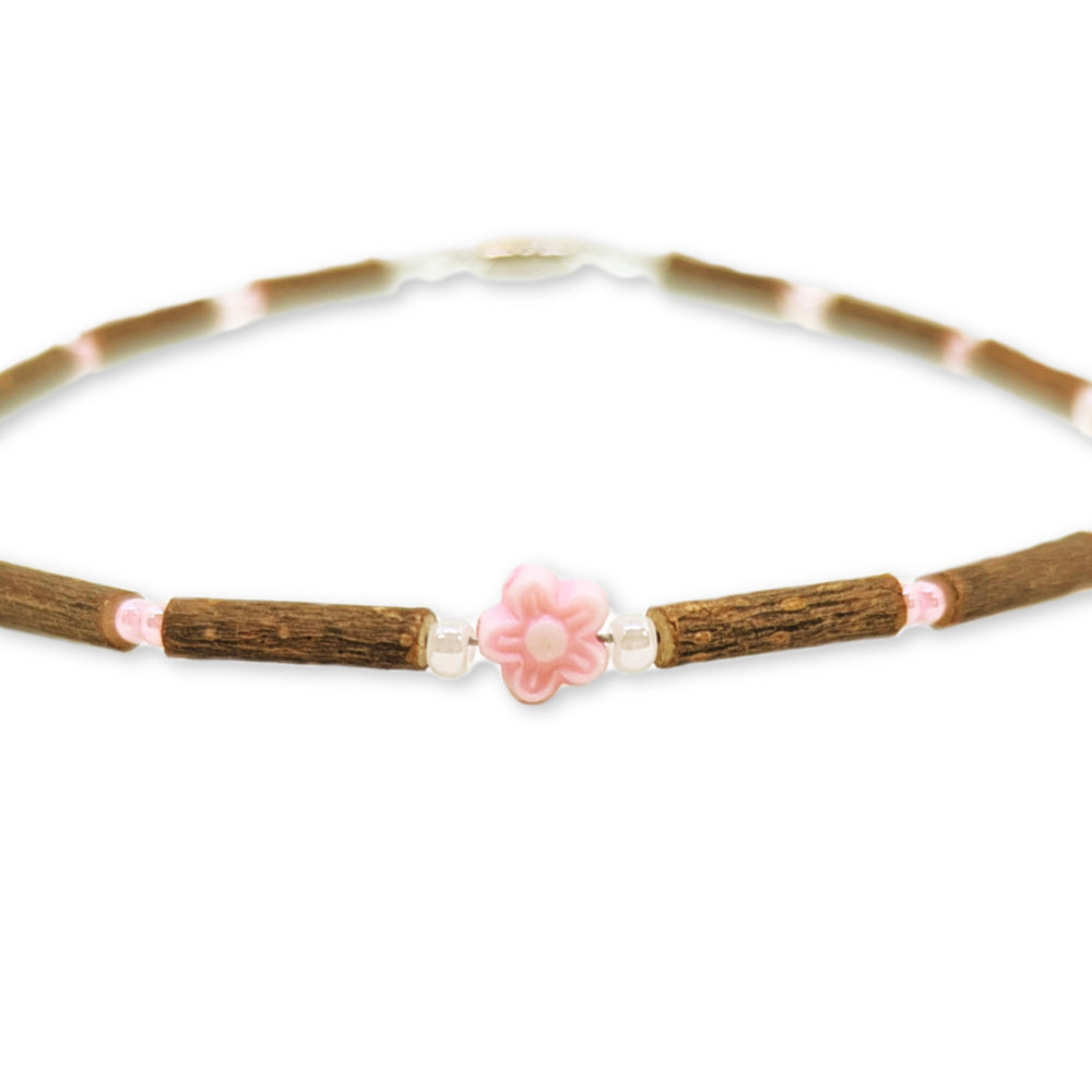 B02 | Bois de noisetier et fleur rose