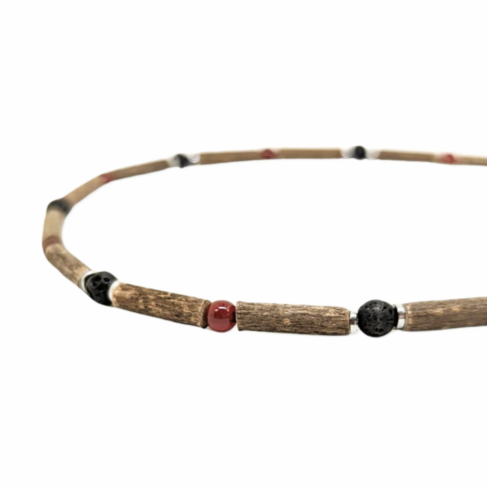 E13 | Bois de noisetier, agate rouge et pierres de lave