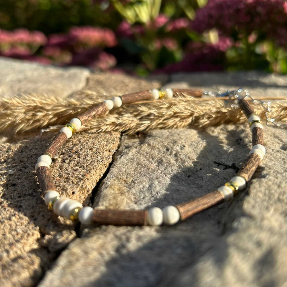 C01 | Hazel Wood, Beige & Gold Ankle Bracelet