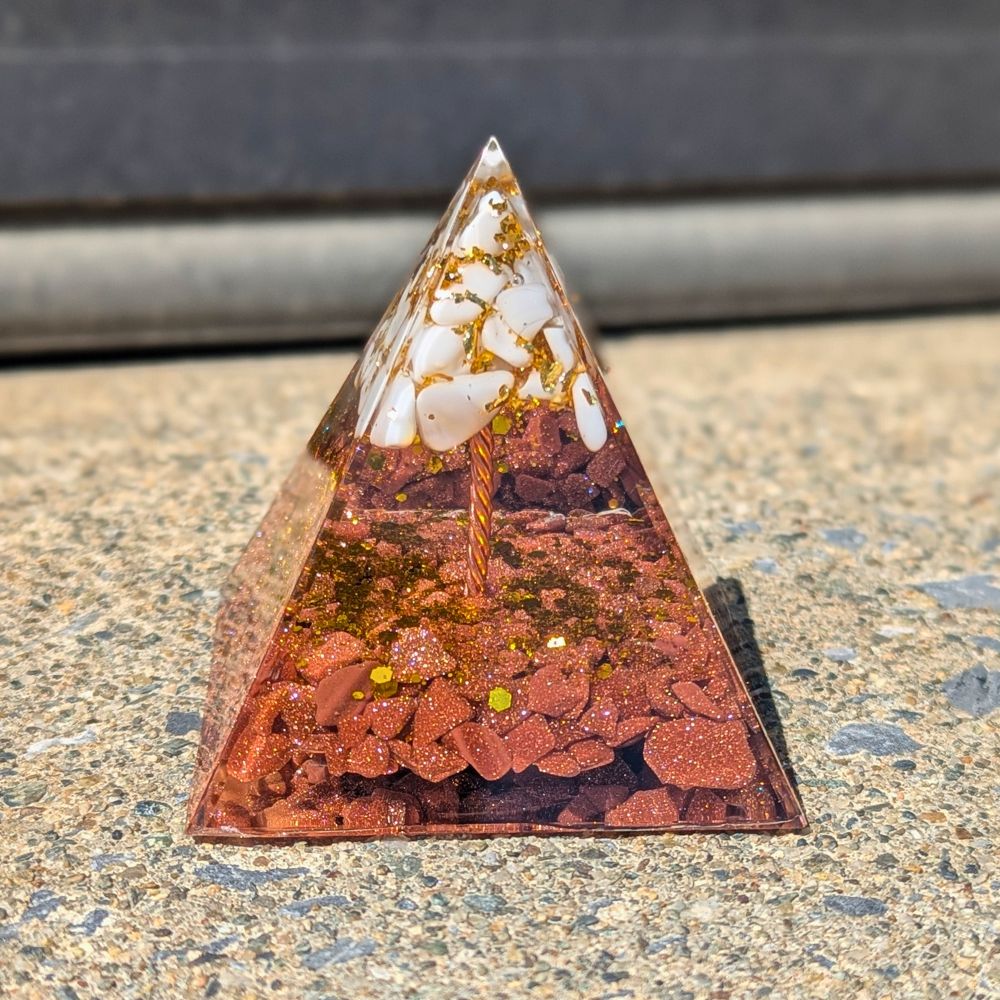 P16 | Goldstone & White Jade Orgonite Pyramid