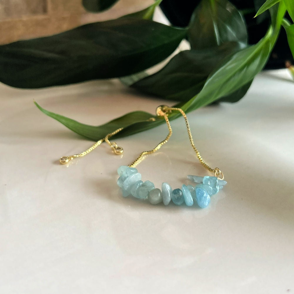 *LAST CHANCE* X14 | Aquamarine Stone Chip & Howlite Golden Bracelets