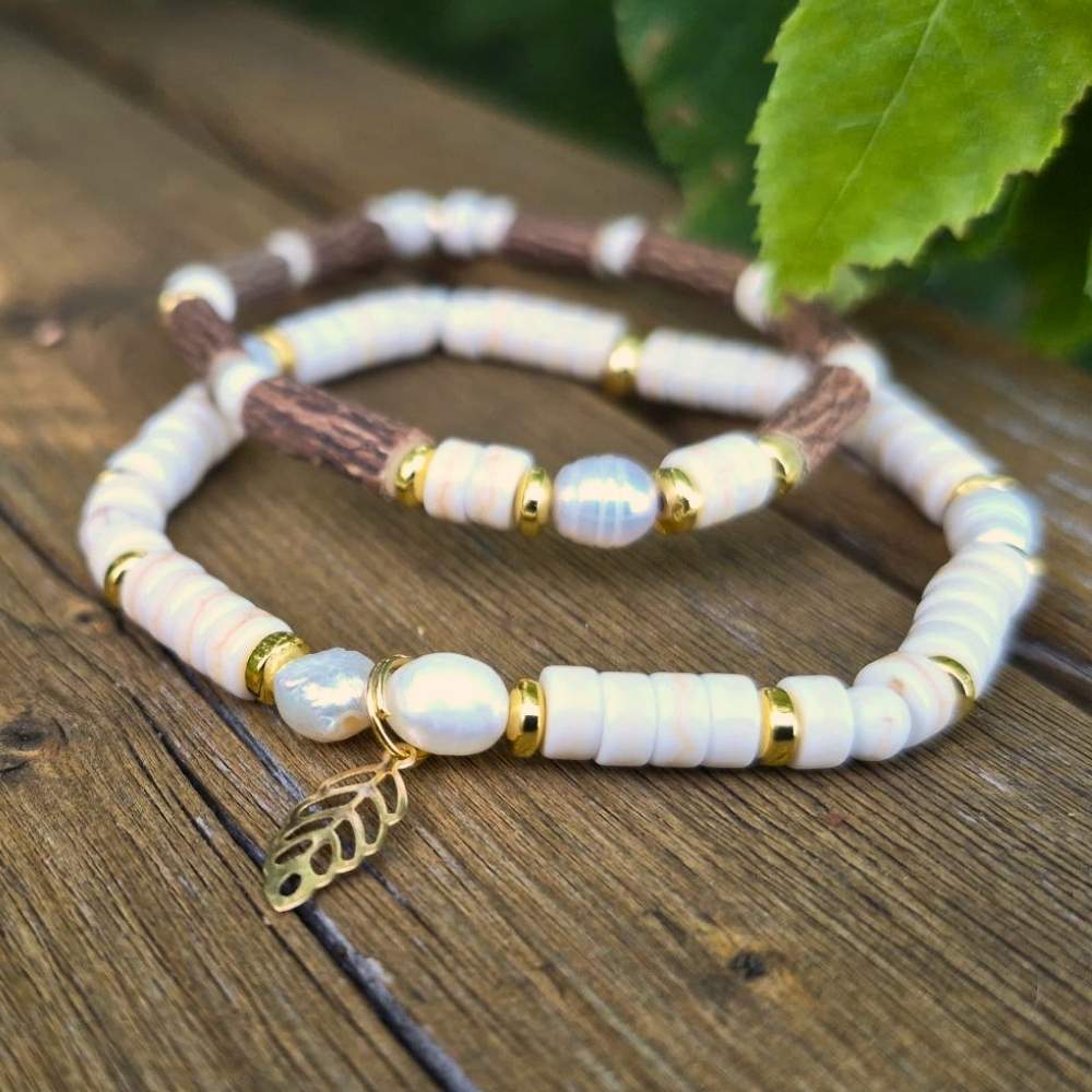 X35 | Bracelets avec perles d'eau douce et feuille dorée