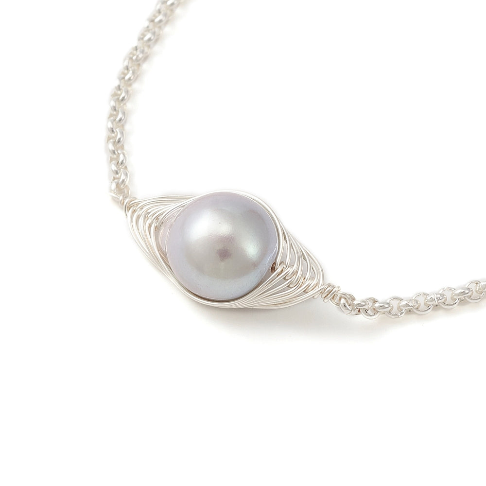 XX15 | Bracelet argenté à glissière avec perle grise naturelle