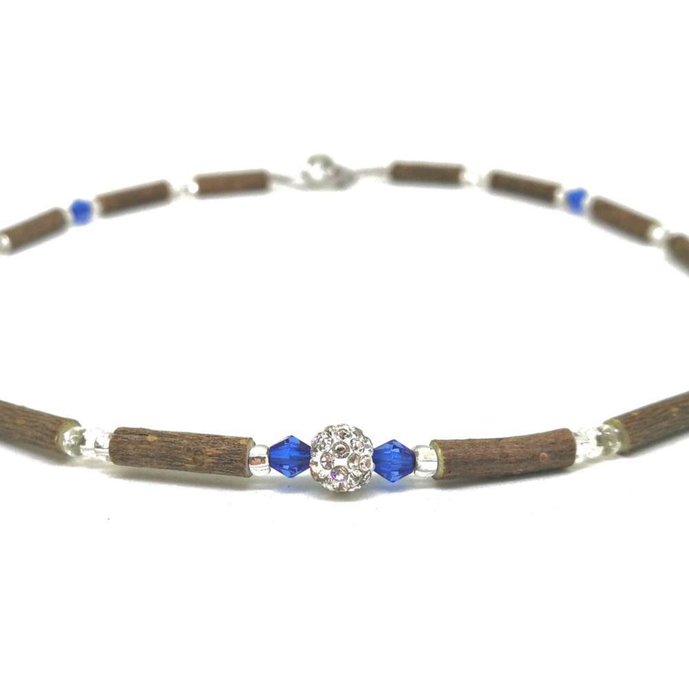 E04 | Hazel wood, blue & shiny shamballa