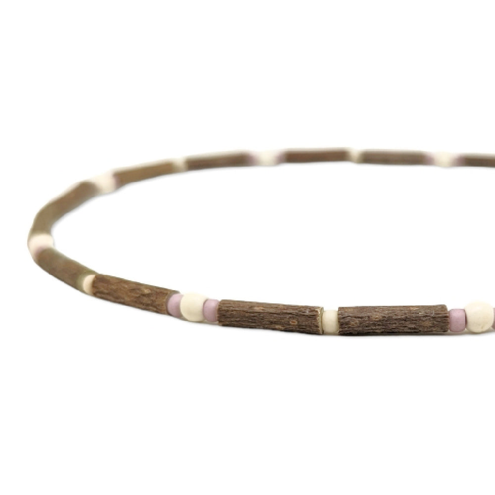 E07 | Bois de noisetier, rose et crème