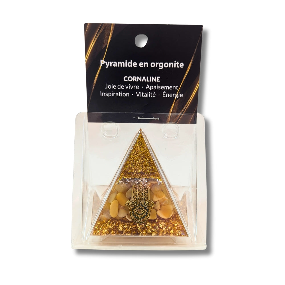 P07 | Pyramide en orgonite, cornaline