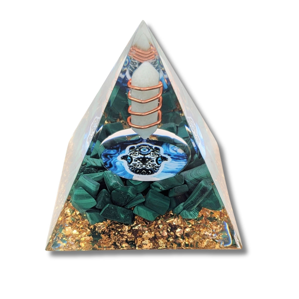 P08 | Pyramide en orgonite, malachite et aventurine