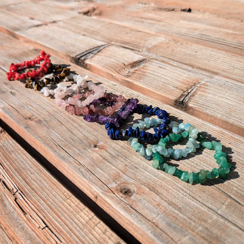 S90 | 9 Piece Natural Chip Stone Bracelet Bundle