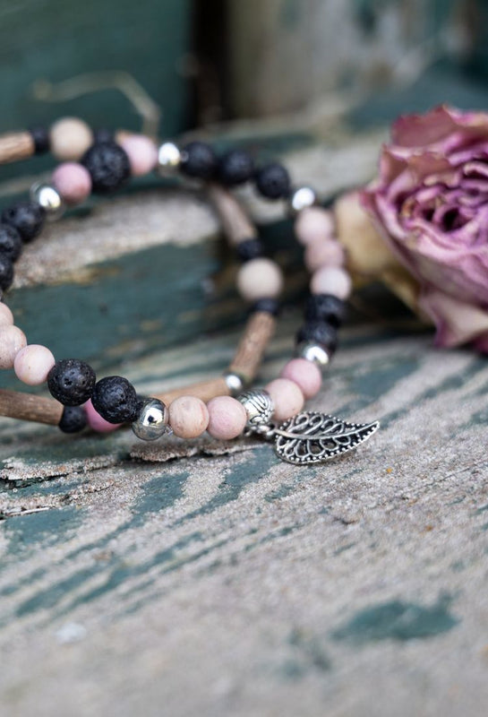Collier et bracelet enfant pour fille perles en bois roses fleurs